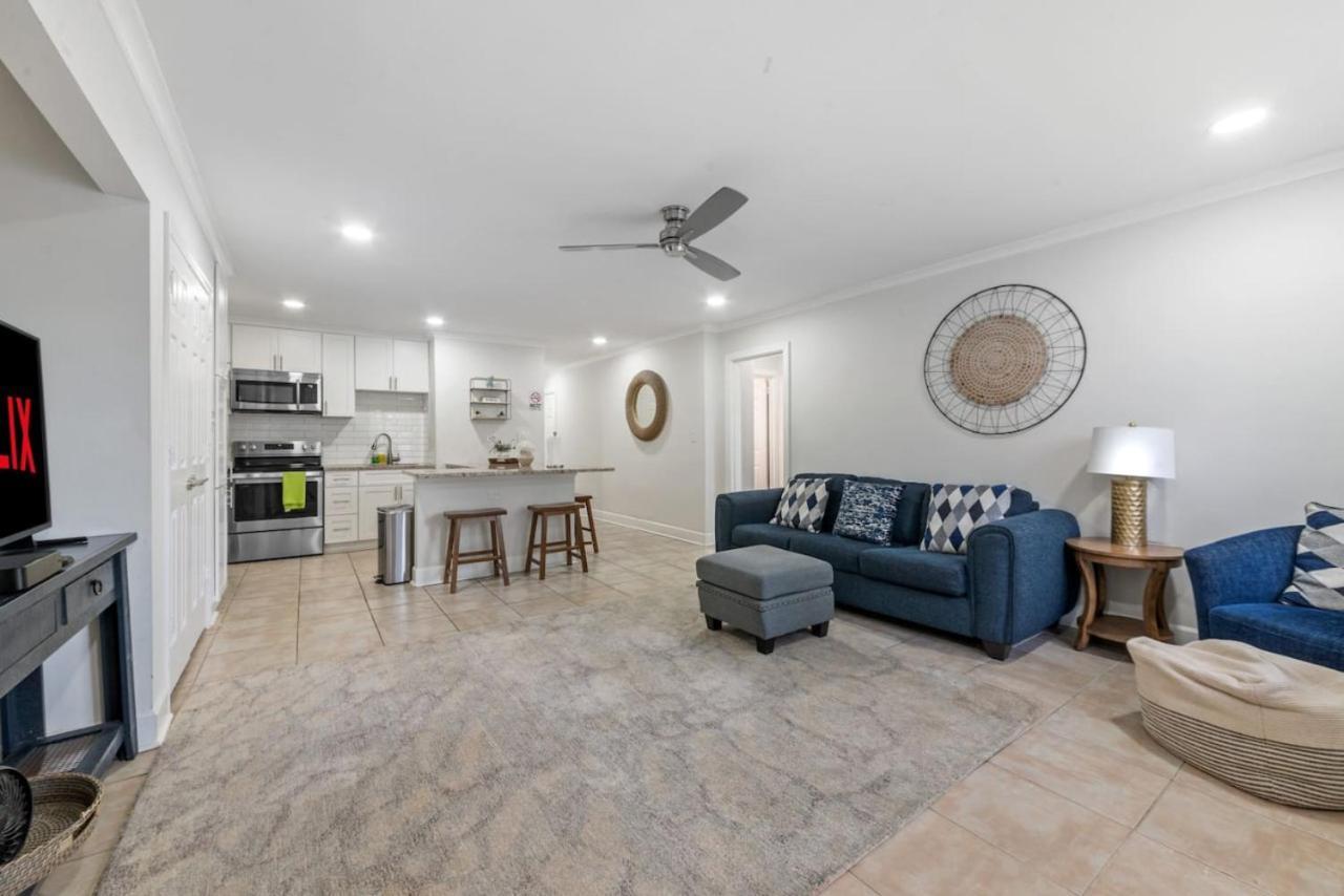 Ferienhaus Luxury On A Budget, Centrally Located Gem *